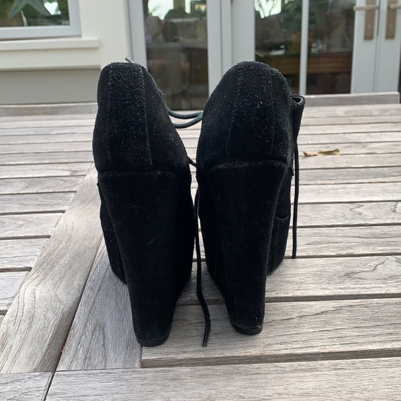 Steve Madden Black Peep Toe Suede Heels (7.5) - Picture 5 of 6